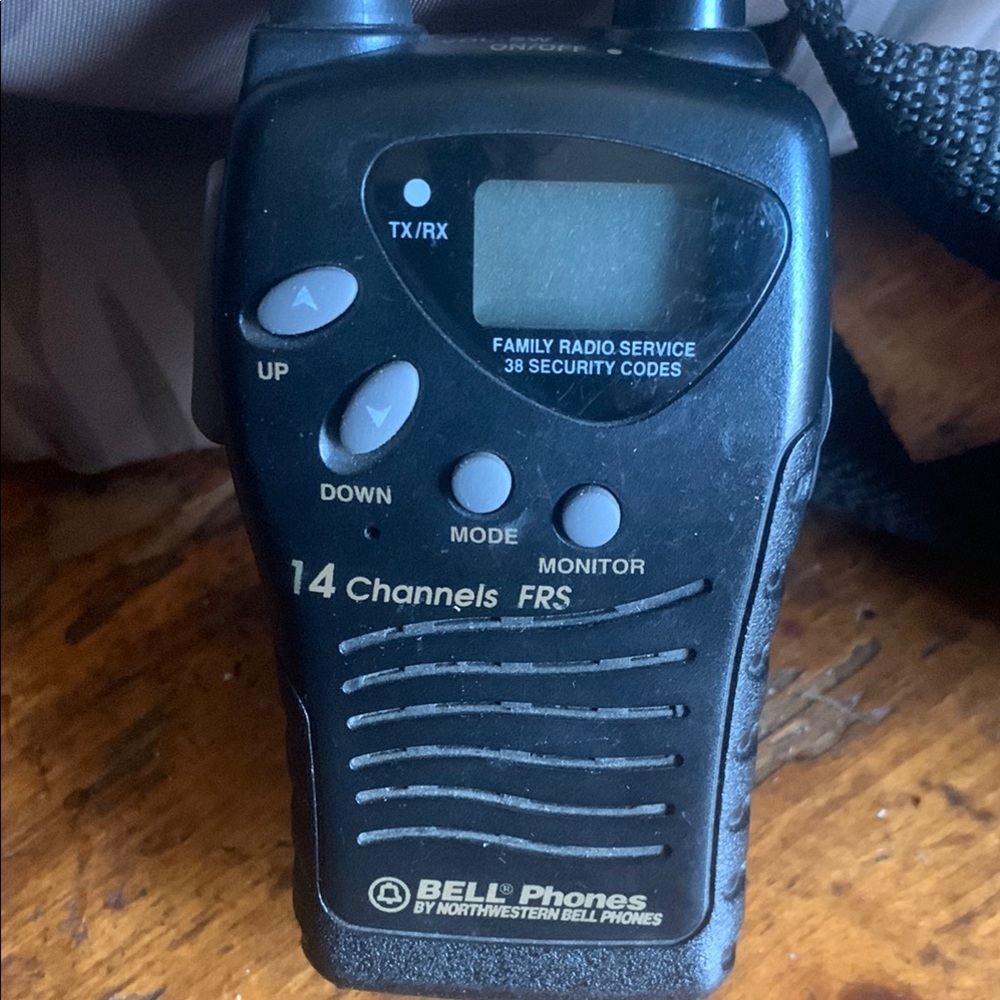 Bundle Black Two-Way walkie talkie LCD Display binocular and heat seat for one - Picture 4 of 9